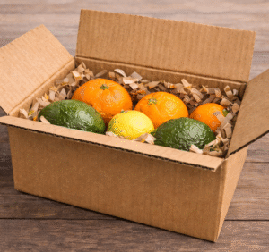 Embalaje protector con fruta fresca para un transporte seguro